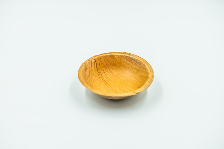 4-inch round palm leaf bowl